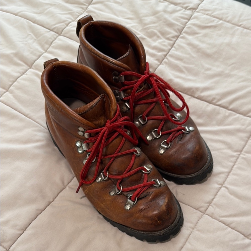 Danner Men's Brown Leather Boots with Red Laces Size M9.5